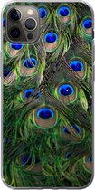 Geschikt voor iPhone 12 Pro Max hoesje - Close-up van veren van een pauw - Siliconen Telefoonhoesje