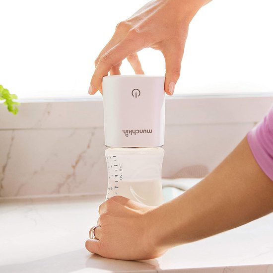 Munchkin Digitale Flessenverwarmer 37°C - Inclusief 4 Adapters voor Dr. Brown's (alleen smalle hals), Tommee Tippee, NUK en Medela - Compact voor onderweg - Digitale Display van Munchkin — afbeelding 4