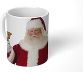 Mok - Koffiemok - De iconische kerstman rinkelt aan zijn bel op een witte achtergrond - Mokken - 350 ML - Beker - Koffiemokken - Theemok