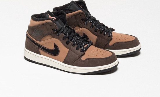 Air Jordan 1 Mid Se ''Dark Chocolate'', DC7294-200, Maat 41, Bruin | bol.com
