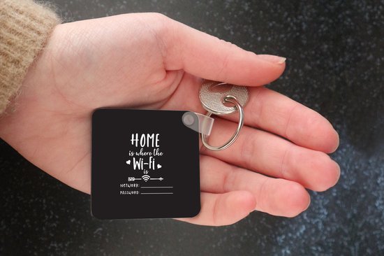 Porte-clés - Quote Home is where the wifi is with dark background - Plastique