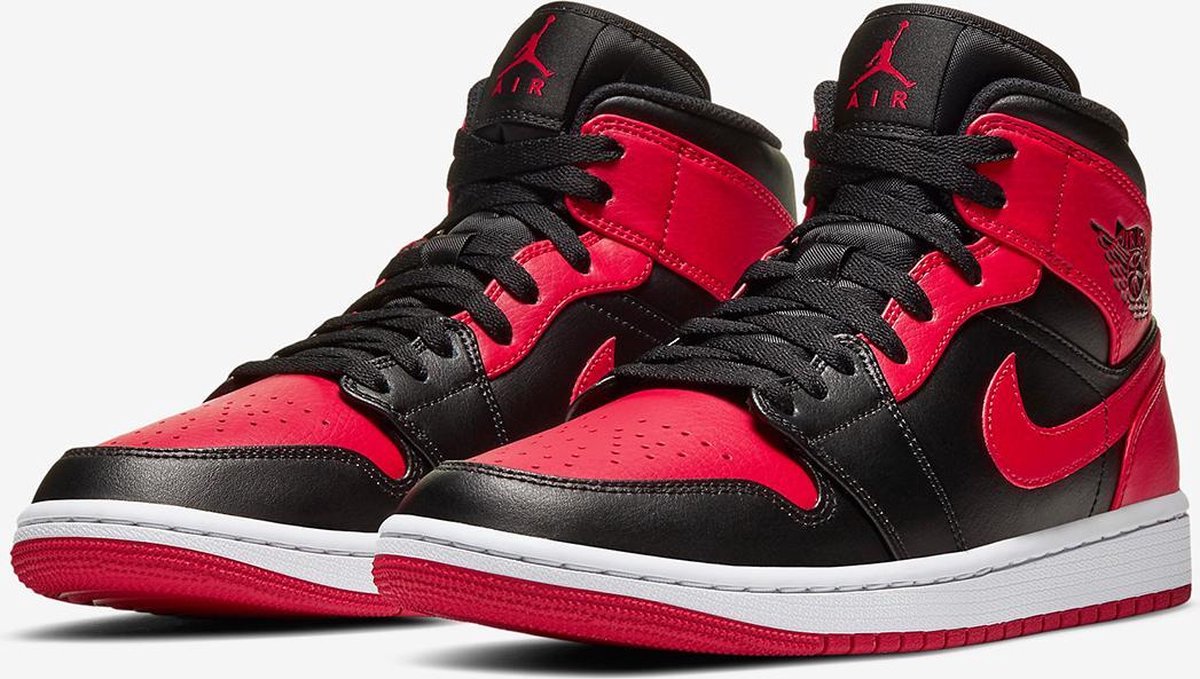 Nike Air Jordan 1 Mid, Black/Gym Red-White Banned, 554724 074, EUR 43 | bol.