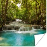 Poster Groene bomen en blauw water bij een Thaise waterval in het Nationaal park Erawan - 100x100 cm XXL