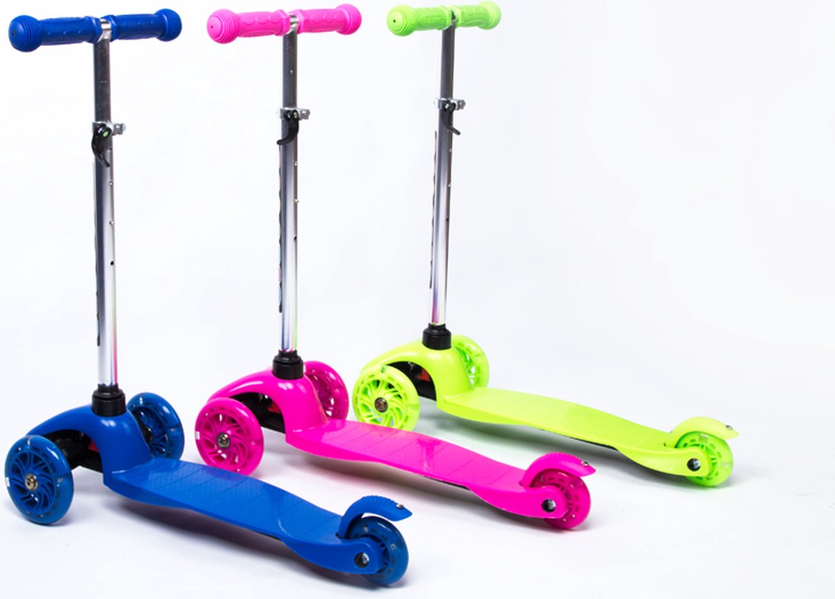 La trottinette 3 roues rose, idéale pour apprendre l'équilibre