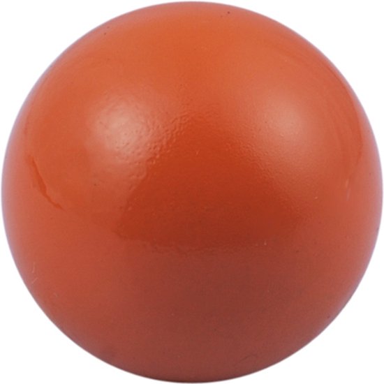 Balle orange, brillante, sur fond blanc.