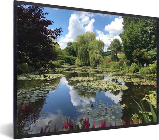 Fotolijst incl. Poster - Water met weerkaatsing van de lucht in het water bij Monet's tuin in Frankrijk - 40x30 cm - Posterlijst