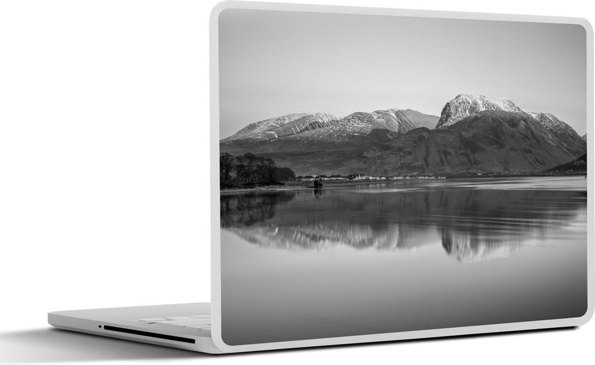 Afbeelding van product SleevesAndCases  Laptop sticker - 17.3 inch - kleuren op de Ben Nevis door de zonsondergang in Schotland - zwart wit