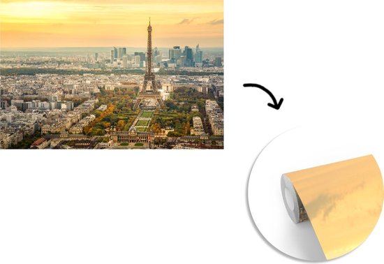 Papier peint photo en vinyle - Paris et la tour Eifffel avec un ciel très coloré largeur 390 cm x hauteur 260 cm - Tirage photo sur papier peint (disponible en 7 tailles)