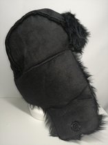 Russische Muts - Imitatiebont - Oorflappen - Zwart - Dames / Heren - Suede Look - Knoopsluiting Kin - 100 % Polyester