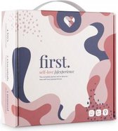 LoveBoxxx First. Self-Love [S]Experience Starter Set – Starters box voor Vrouwen die Nieuwsgierig zijn naar Verschillende Seksspeeltjes – Sex Set met 4 Sex Toys