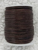 *** Leren Vintage bruin/zwart rond Koord 1.5 mm 5 meter. Echt leer - sieraden maken - leer - koord - leren armband - draad - lederen - knutselen ***