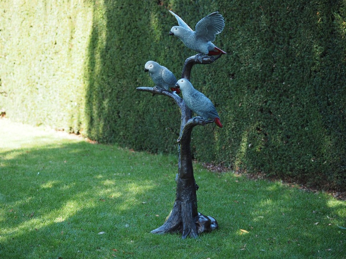 Grijze Roodstaart Papegaaien in massief brons 145 cm hoog - bronzen beeld - uniek tuinbeeld - hoogkwalitatief brons - decoratiefiguur - interieur - accessoire - voor binnen - voor buiten - cadeau - geschenk - winter en zomer - eyecatcher -