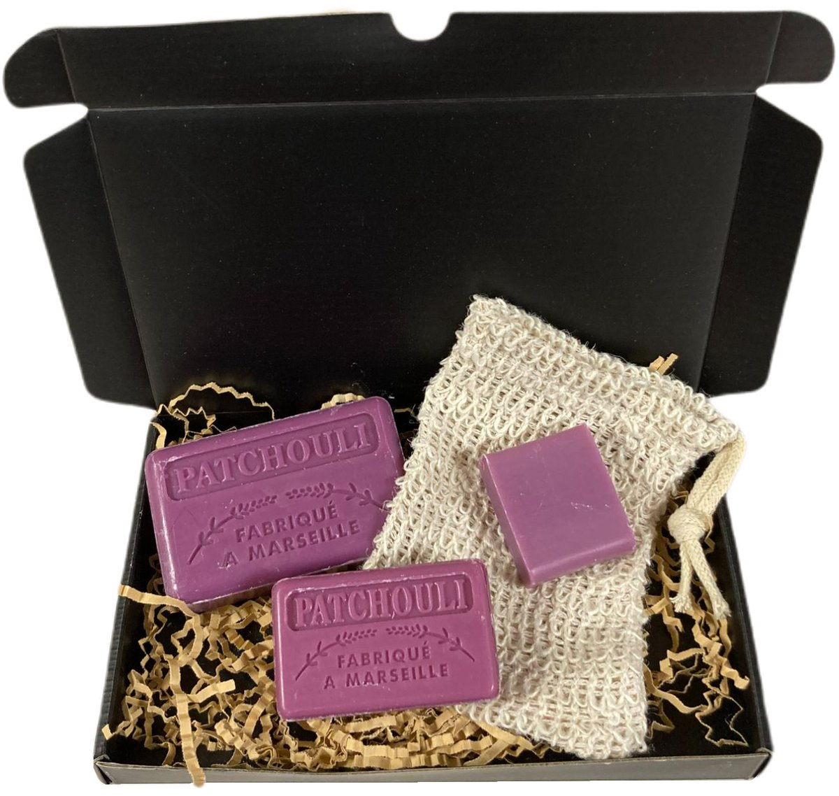 Goedkoopste Zeepbox cadeau Pathouli 1x125 g. 1x60 g. 1x30g. 1x Sisal zeep scrub zakje - cadeautje