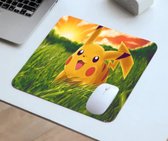 Pikachu in het gras muismat | Pokémon - Computer