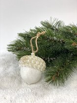 Oneiro's luxe kerstbal EIKEL Wit – ø6 cm - PER 1 STUK antraciet - grijs - zwart - kerstbal - luxe verpakking – kerstcollectie – kerstdecoratie – kerstboomhanger – kerstversiering - goud