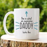 This Is An Awesome Daddy- Customized mokken en bekers - mokken met tekst - mokken - bekers - cadeautje - cadeau voor vrouw - cadeau vor man - keramiek servies - cadeautje voor haar - cadeautj