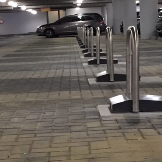 SESAM parkeerbeugel - verzinkt met rode banden - cilinderslot