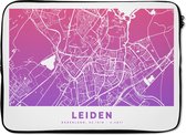 Laptophoes 13 inch - Stadskaart - Leiden - Paars - Laptop sleeve - Binnenmaat 32x22,5 cm - Zwarte achterkant