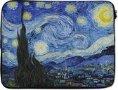 Laptophoes 15.6 inch - De sterrennacht - Vincent van Gogh - Laptop sleeve - Binnenmaat 39,5x29,5 cm - Zwarte achterkant