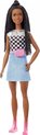 foto van Barbie Big City Dreams Barbie Pop met Bruin Haar en Accessoires