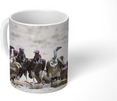 Mok - Panorama van een aantal oorgieren in Botswana - 350 ML - Beker