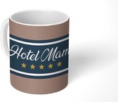 Mok - Koffiemok - Hotel mama - Moederdag cadeau - Mama - Moeder - Mokken - 350 ML - Beker - Koffiemokken - Theemok