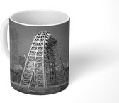 Mok - Close-up van een brug in Moskou - zwart wit - 350 ML - Beker