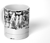 Mok - Benen van een verspringer - zwart wit - 350 ML - Beker
