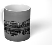 Mok - Bungalows aan het water - zwart wit - 350 ML - Beker