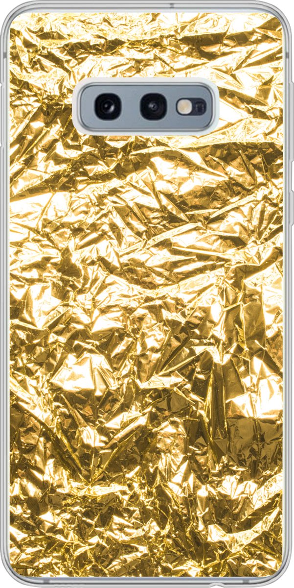 Telefoonhoesje Geschikt voor Samsung Galaxy S10e hoesje - Gouden folie met een gerimpelde textuur - Siliconen Telefoonhoesje Telefoonhoesje
