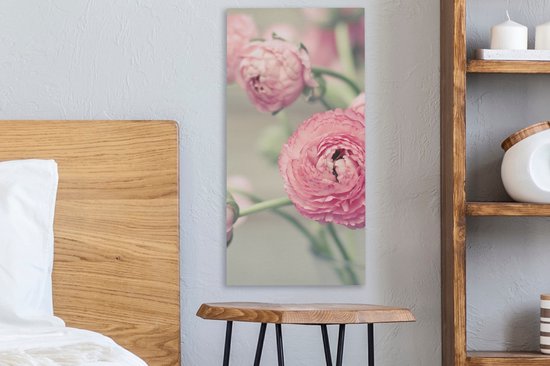 Tableau sur toile Renoncules roses dans un vase en verre - 20x40 cm - Décoration murale