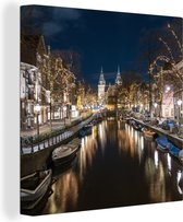 Canvas Amsterdam - Grachtenpand - Water - Boten - Nacht - 20x20 cm - Muurdecoratie