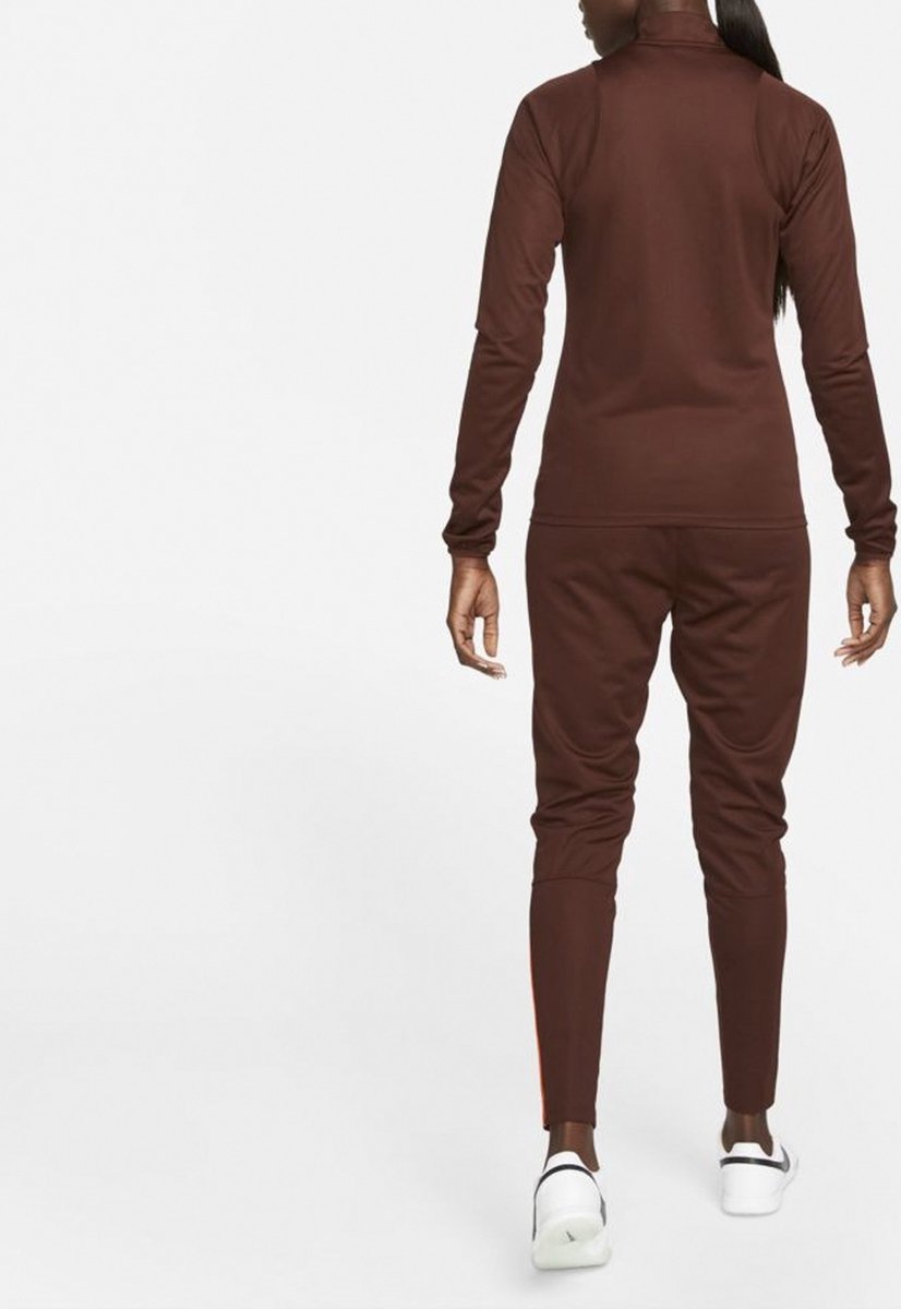 Nike Dri-FIT Academy 21 Trainingspak - Maat M - Vrouwen - bruin/donker rood  - oranje | bol.com
