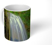 Mok - Een waterval bij een meer in het Nationaal park Erawan in Thailand - 350 ML - Beker