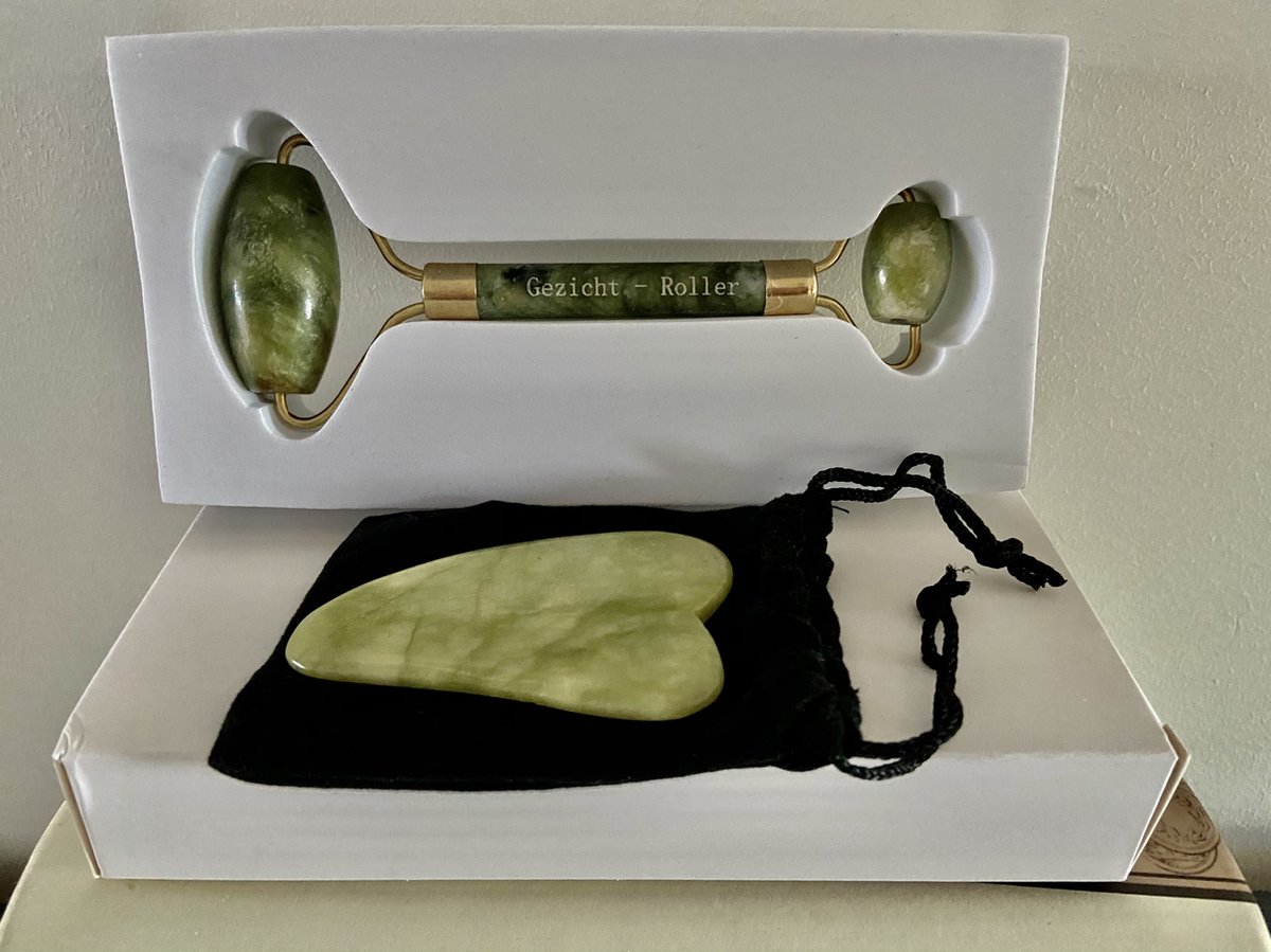 Jade Roller| Gezichtsmassage Roller | Anti-aging Massageroller | Gezichtsroller | Massage apparaat | Jade Gezichtsroller | Met Gua Sha Steen set