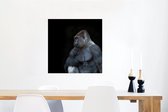 Poster Een gespierde Gorilla op een zwarte achtergrond - 50x50 cm