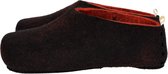 Vilten herenslof Perforated red Colour:Zwart/ Rood Size:44.5