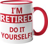 Mok - voor collega - FUT - I'm retired - Do it yourself! - rode tekst en gekleurd handvat