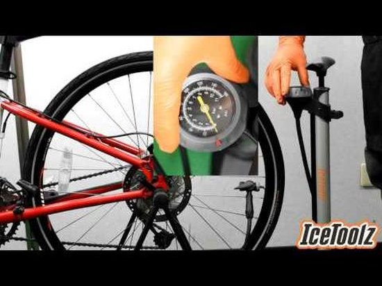 Hogedruk voetpomp IceToolz 240A551 met manometer 160PSI van Hoge — afbeelding 4