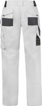 Achterkant van een witte werkbroek met donkergrijze accenten op de zakken. Meerdere zakken.