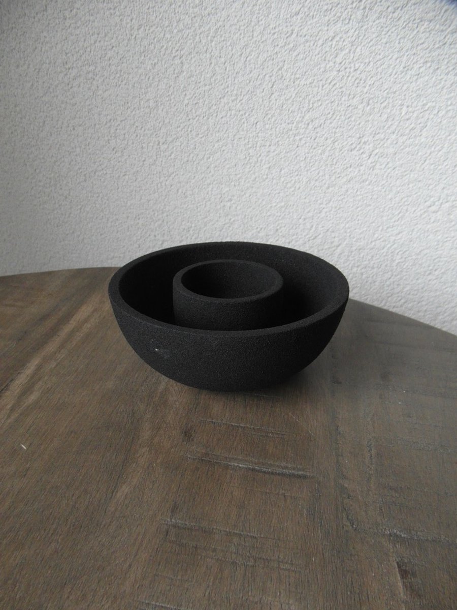 Branded by Kandelaar - Branded by - kandelaar Puck zwart - 10,5 cm rond