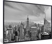 Fotolijst incl. Poster Zwart Wit- Skyline van New York door de zonsondergang - zwart wit - 30x20 cm - Posterlijst
