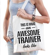 Awesome / geweldige trainer cadeau tas wit voor dames en heren - trainer kado / verjaardag / beroep cadeau tas