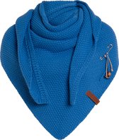 Knit Factory Coco Gebreide Omslagdoek - Driehoek Sjaal Dames - Dames sjaal - Wintersjaal - Stola - Wollen sjaal - Blauwe sjaal - Cobalt - 190x85 cm - Inclusief sierspeld