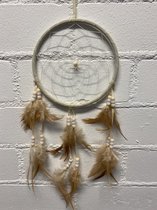 Dromenvanger met veren - beige - Dreamcatcher with feathers- Dia 15 cm x lengte 40 cm