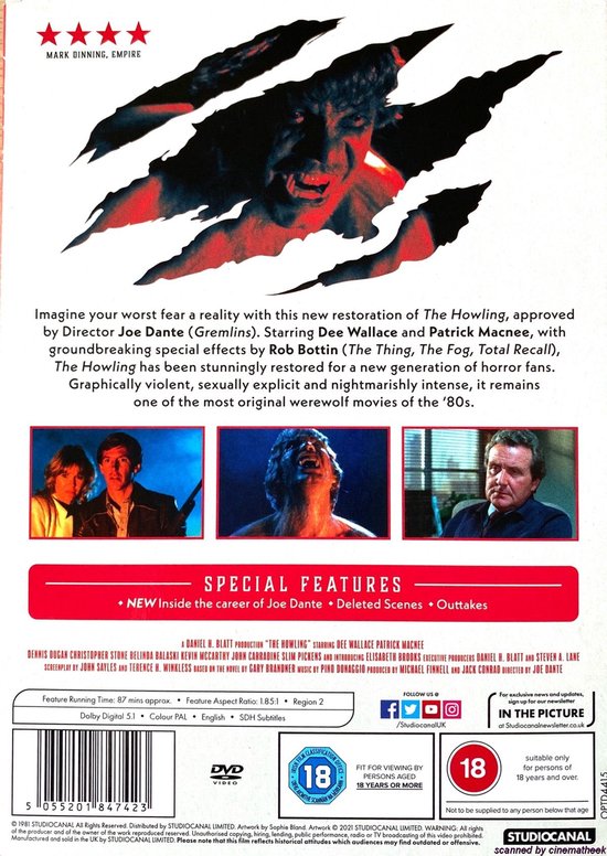 De achterkant van de "The Howling" DVD met een scheur in de vorm van een wolfskop en fragmenten uit de film. Onderaan de speciale features en speelduur.