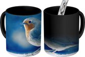 Magische Mok - Foto op Warmte Mokken - Koffiemok - Roodborstje - Blauw - Sneeuw - Magic Mok - Beker - 350 ML - Theemok