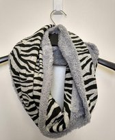 Dames colsjaal Debbie zebraprint zwart grijs met teddybont