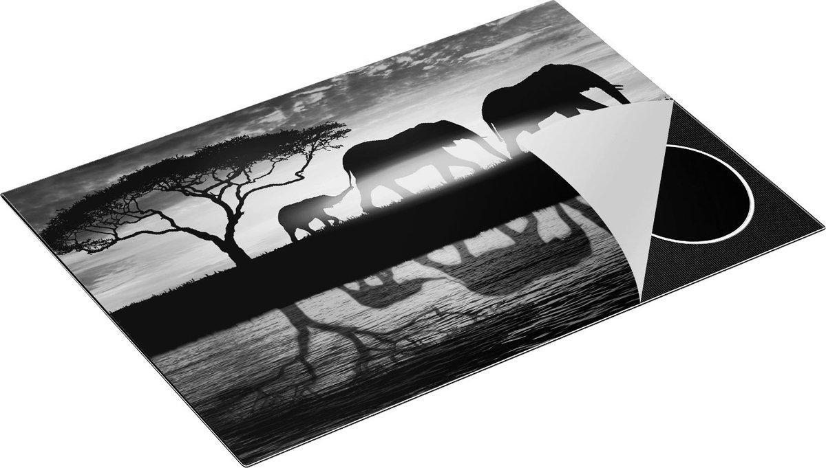 Chefcare Inductie Beschermer Olifanten Familie in de Savanne bij Zonsondergang - Zwart Wit - 76x51,5 cm - Afdekplaat Inductie - Kookplaat Beschermer - Inductie Mat