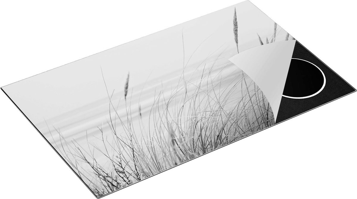 Chefcare Inductie Beschermer Strand en Zee met Begroeiing - Zwart Wit - 85x55 cm - Afdekplaat Inductie - Kookplaat Beschermer - Inductie Mat